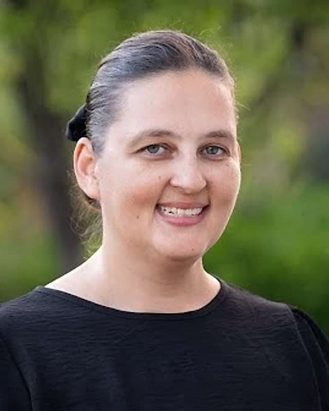 Photo of Lisa Garcia